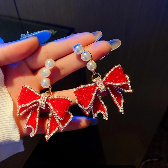 🌟 New! Gorgeous Red Rhinestone Crystals Bow Earrings - Picture 5 of 5